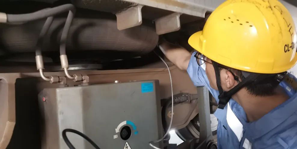 无损检测内窥镜判断避震弹簧和空气簧是否需要更换